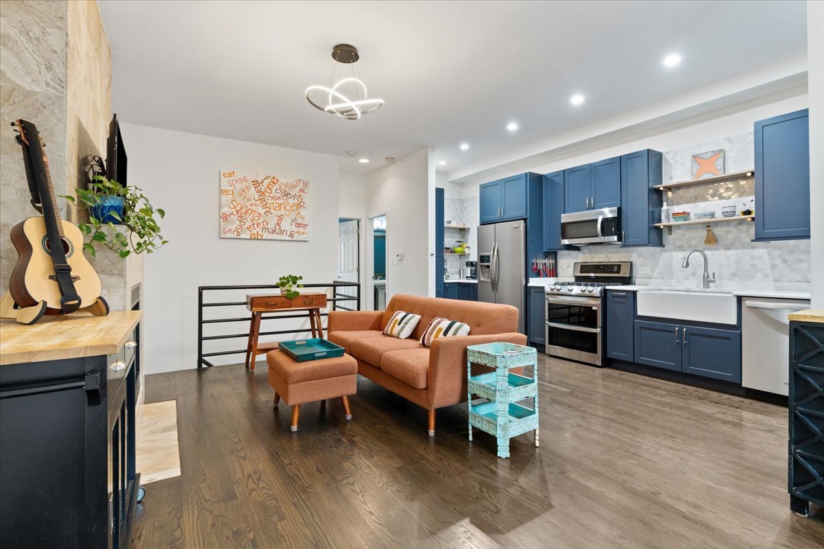 2343 N Leavitt Street 1