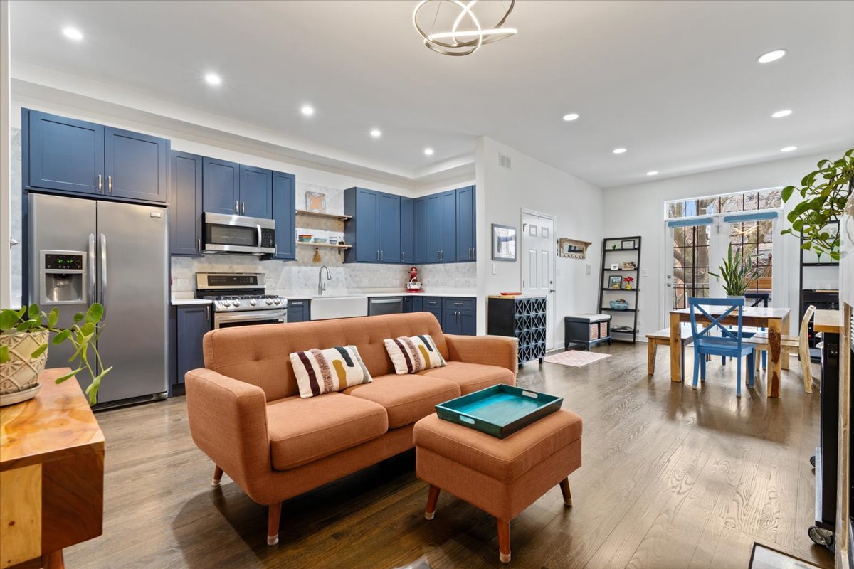 2343 N Leavitt Street 1