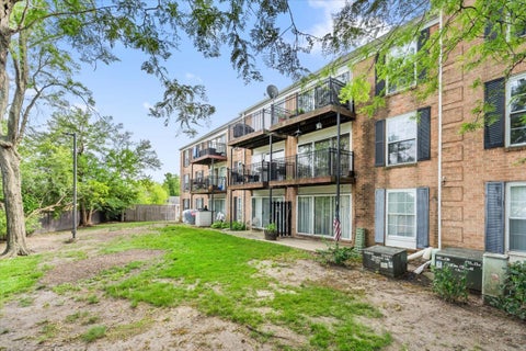 Tiny photo for 5300 Carriageway Drive #207, Rolling Meadows, IL 60008 (MLS # 12697933)