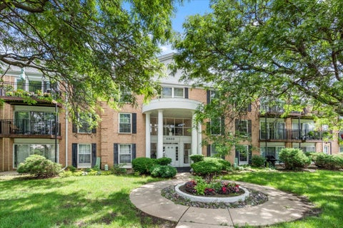 Tiny photo for 5300 Carriageway Drive #207, Rolling Meadows, IL 60008 (MLS # 12697933)