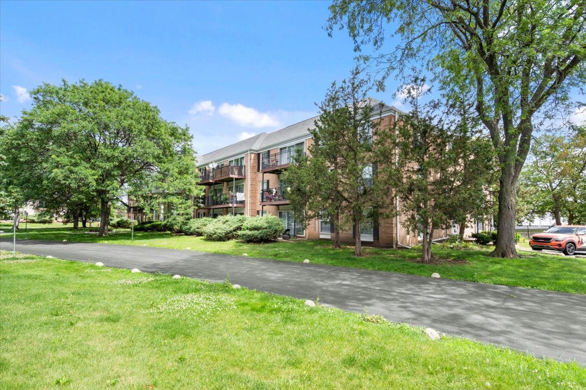5300 Carriageway Drive 207