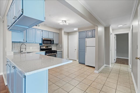 Tiny photo for 5300 Carriageway Drive #207, Rolling Meadows, IL 60008 (MLS # 12697933)