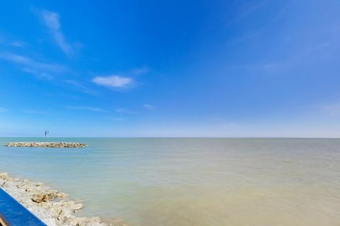 Tiny photo for 5901 N Sheridan Road #6K, Chicago, IL 60660 (MLS # 12546926)