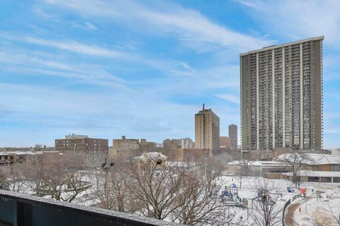 Tiny photo for 5901 N Sheridan Road #6K, Chicago, IL 60660 (MLS # 12546926)