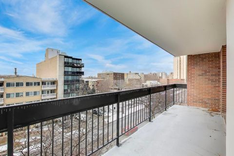 Tiny photo for 5901 N Sheridan Road #6K, Chicago, IL 60660 (MLS # 12546926)