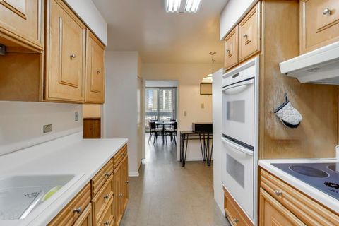 Tiny photo for 5901 N Sheridan Road #6K, Chicago, IL 60660 (MLS # 12546926)