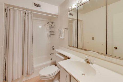 Tiny photo for 5901 N Sheridan Road #6K, Chicago, IL 60660 (MLS # 12546926)