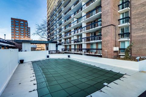 Tiny photo for 5901 N Sheridan Road #6K, Chicago, IL 60660 (MLS # 12546926)