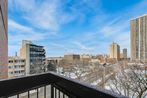 Tiny photo for 5901 N Sheridan Road #6K, Chicago, IL 60660 (MLS # 12546926)