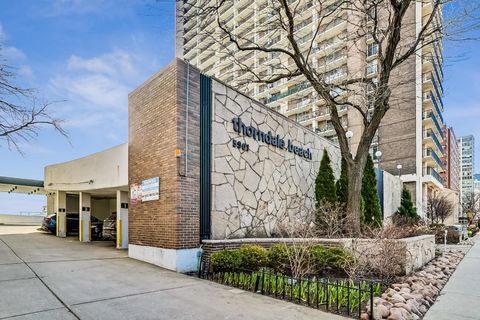 Tiny photo for 5901 N Sheridan Road #6K, Chicago, IL 60660 (MLS # 12546926)
