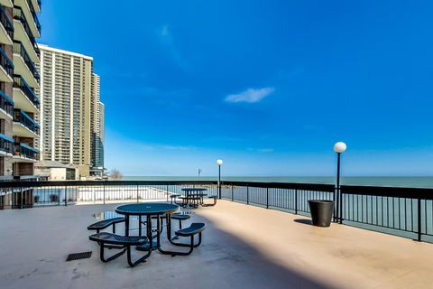 Tiny photo for 5901 N Sheridan Road #6K, Chicago, IL 60660 (MLS # 12546926)