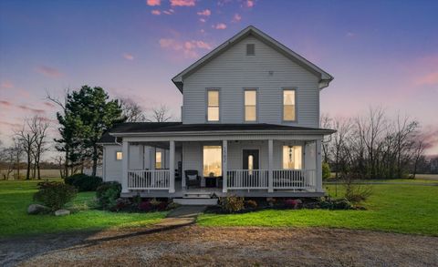 Photo of 1502 E Winter Avenue, Danville, IL 61834 (MLS # 12520078)