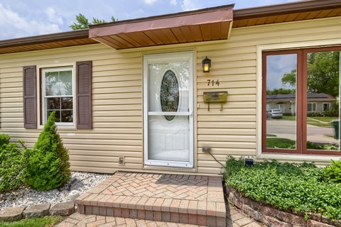 Tiny photo for 714 Sunset Circle, Streamwood, IL 60107 (MLS # 12670498)