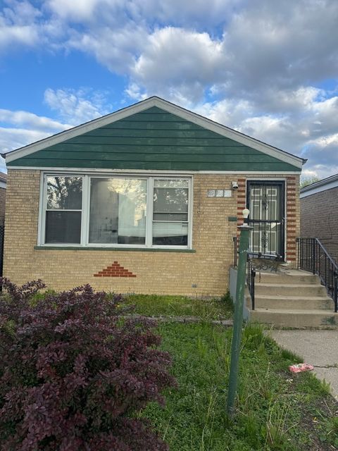 Photo of 4541 S LeClaire Avenue, Chicago, IL 60638 (MLS # 12662098)