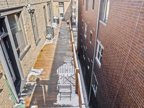Tiny photo for 667 W Barry Avenue #3N, Chicago, IL 60657 (MLS # 12536711)