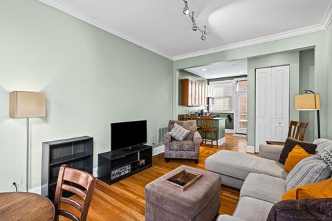 Tiny photo for 667 W Barry Avenue #3N, Chicago, IL 60657 (MLS # 12536711)