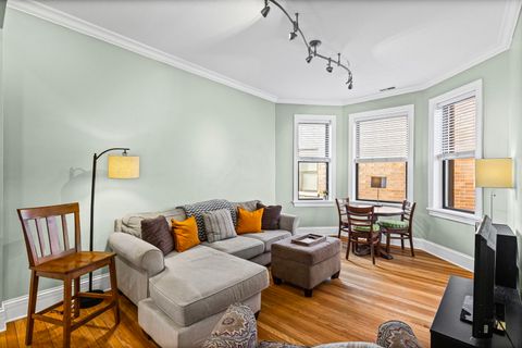 Tiny photo for 667 W Barry Avenue #3N, Chicago, IL 60657 (MLS # 12536711)