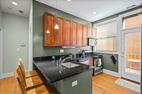 Tiny photo for 667 W Barry Avenue #3N, Chicago, IL 60657 (MLS # 12536711)