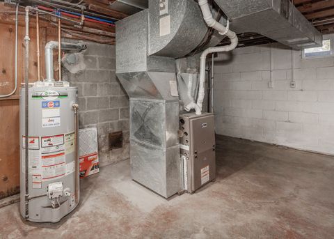 Tiny photo for 1606 Coffelt Avenue, Davenport, IA 52803 (MLS # 12615499)