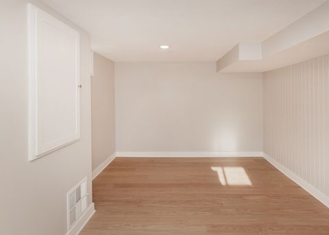 Tiny photo for 1606 Coffelt Avenue, Davenport, IA 52803 (MLS # 12615499)