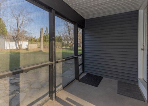 Tiny photo for 1606 Coffelt Avenue, Davenport, IA 52803 (MLS # 12615499)