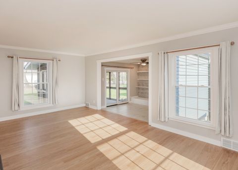 Tiny photo for 1606 Coffelt Avenue, Davenport, IA 52803 (MLS # 12615499)