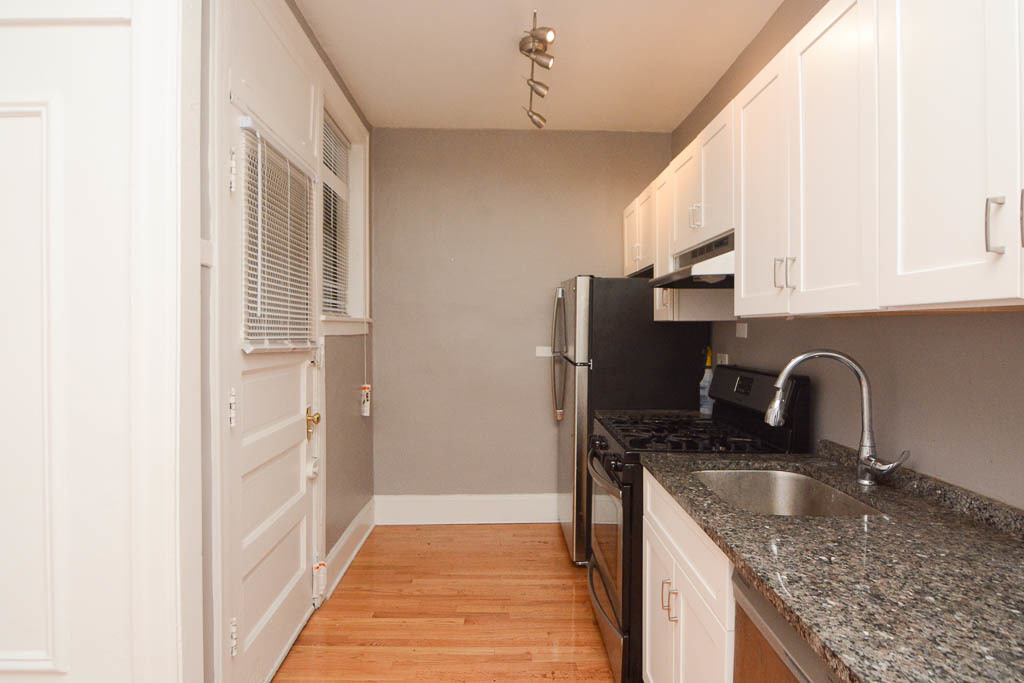 626 W Stratford Place 3E