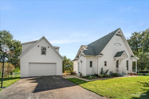 Tiny photo for 1925 Suzy Street, Lake Holiday, IL 60548 (MLS # 12739411)