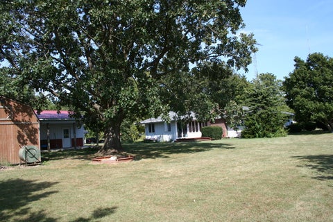 Tiny photo for 621 S Oakwood Street, Oakwood, IL 61858 (MLS # 12714938)