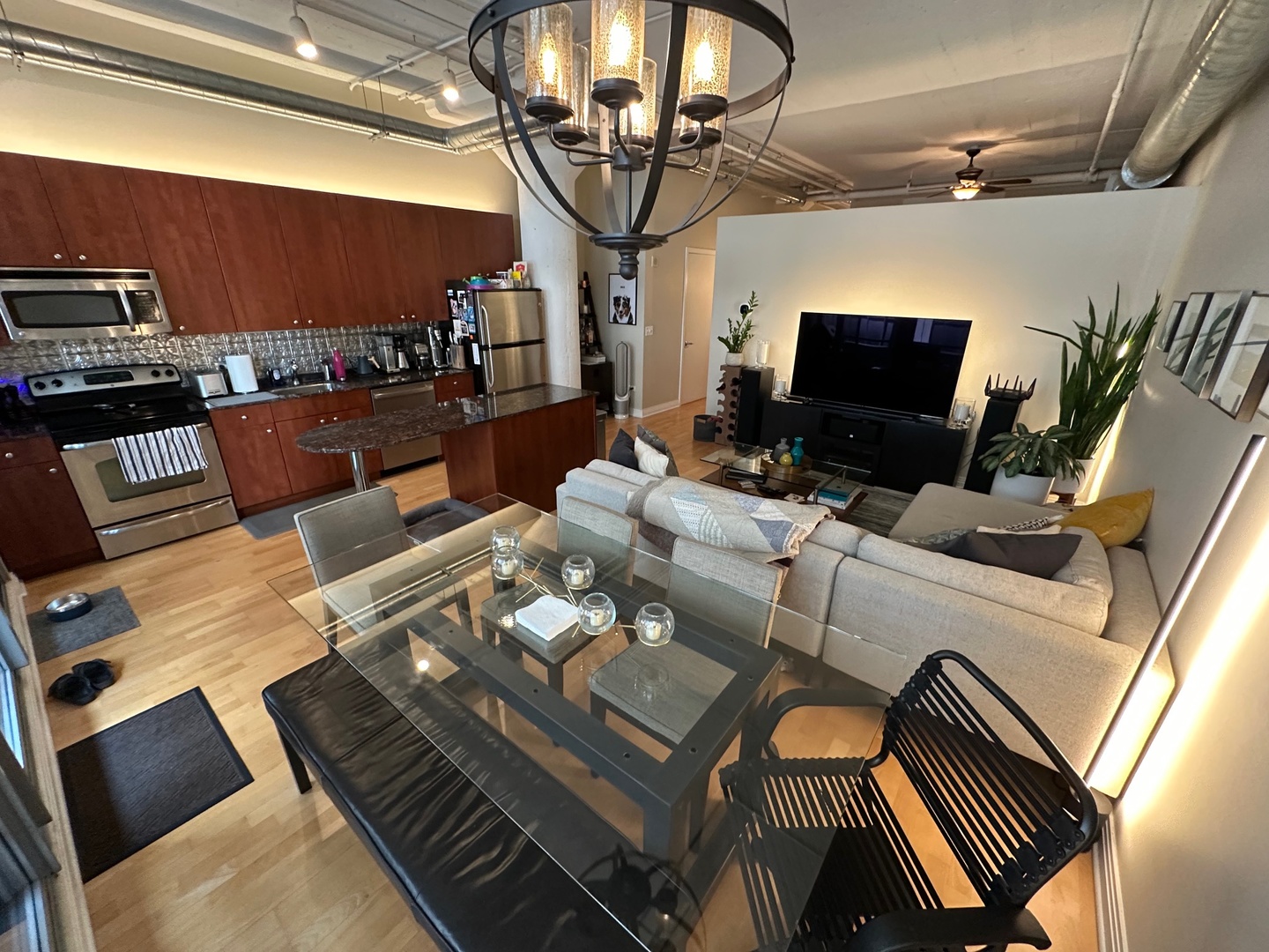 565 W Quincy Street 604