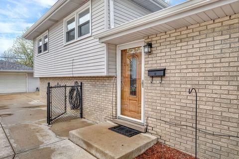 Tiny photo for 13808 Sandra Lane, Crestwood, IL 60418 (MLS # 12621284)