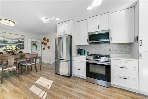 Tiny photo for 19 Golfview Lane, Lake Barrington, IL 60010 (MLS # 12552238)