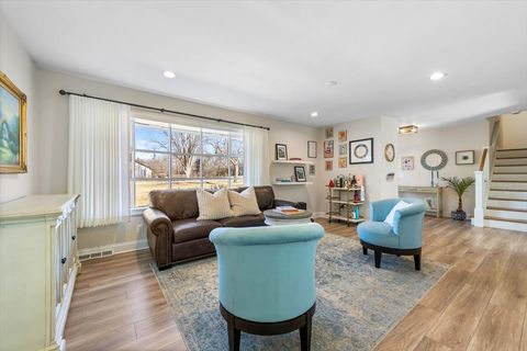 Tiny photo for 19 Golfview Lane, Lake Barrington, IL 60010 (MLS # 12552238)