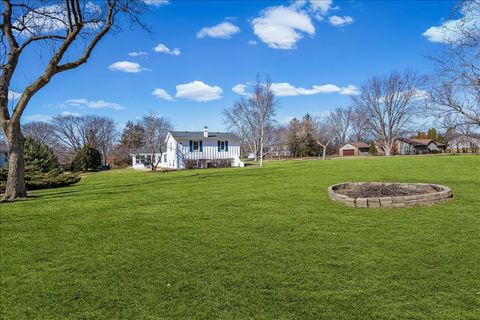 Tiny photo for 19 Golfview Lane, Lake Barrington, IL 60010 (MLS # 12552238)