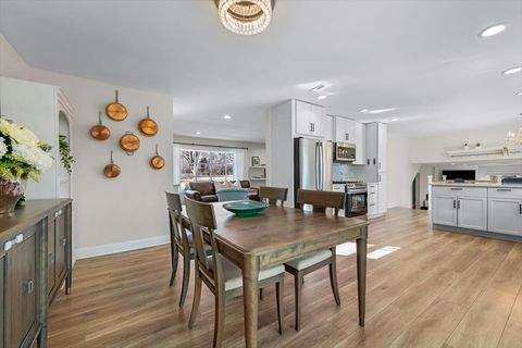 Tiny photo for 19 Golfview Lane, Lake Barrington, IL 60010 (MLS # 12552238)