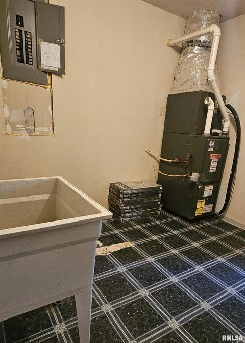 Tiny photo for 104 S PARK Street, Hurst, IL 62949 (MLS # EB460342)