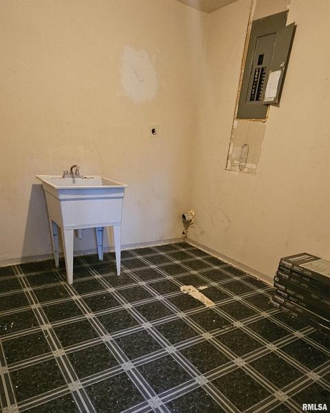 Tiny photo for 104 S PARK Street, Hurst, IL 62949 (MLS # EB460342)