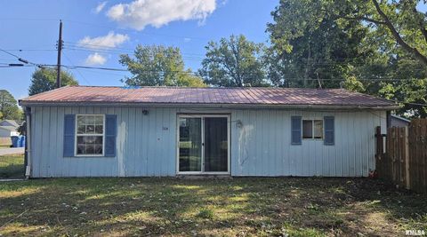 Photo of 104 S PARK Street, Hurst, IL 62949 (MLS # EB460342)