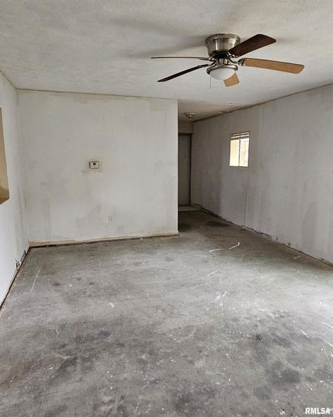 Tiny photo for 104 S PARK Street, Hurst, IL 62949 (MLS # EB460342)