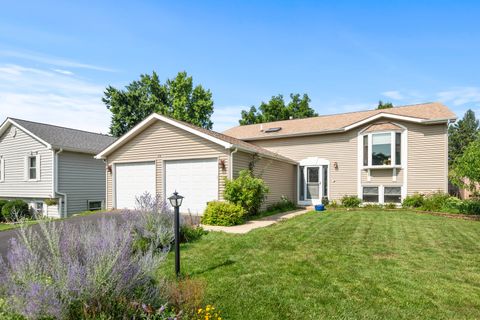 Tiny photo for 36 Evergreen Drive, Streamwood, IL 60107 (MLS # 12521180)