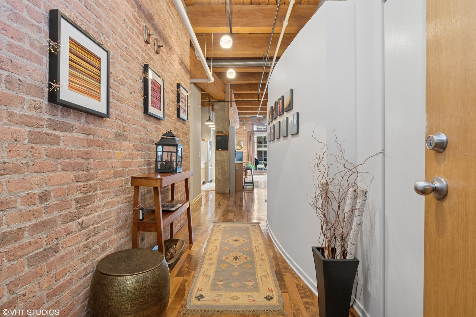 360 W Illinois Street 507