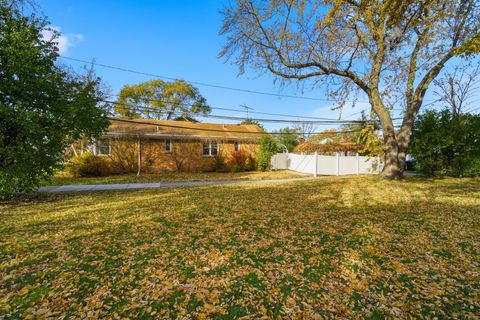 Tiny photo for 1700 Marguerite Street, Park Ridge, IL 60068 (MLS # 12600968)