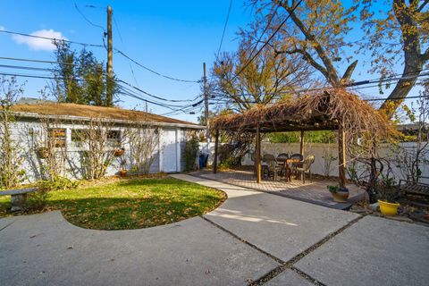 Tiny photo for 1700 Marguerite Street, Park Ridge, IL 60068 (MLS # 12600968)