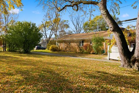 Tiny photo for 1700 Marguerite Street, Park Ridge, IL 60068 (MLS # 12600968)