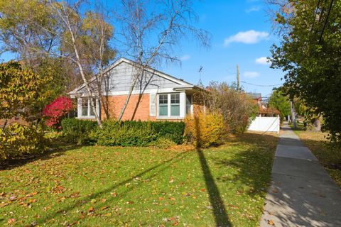 Tiny photo for 1700 Marguerite Street, Park Ridge, IL 60068 (MLS # 12600968)