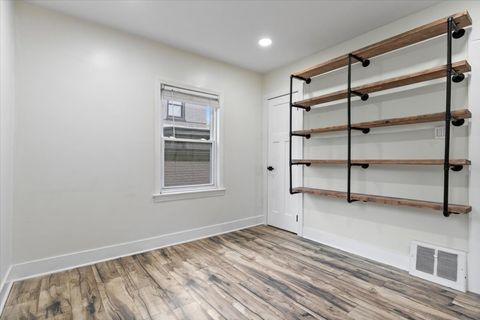 Tiny photo for 9125 S 54th Avenue, Oak Lawn, IL 60453 (MLS # 12647383)