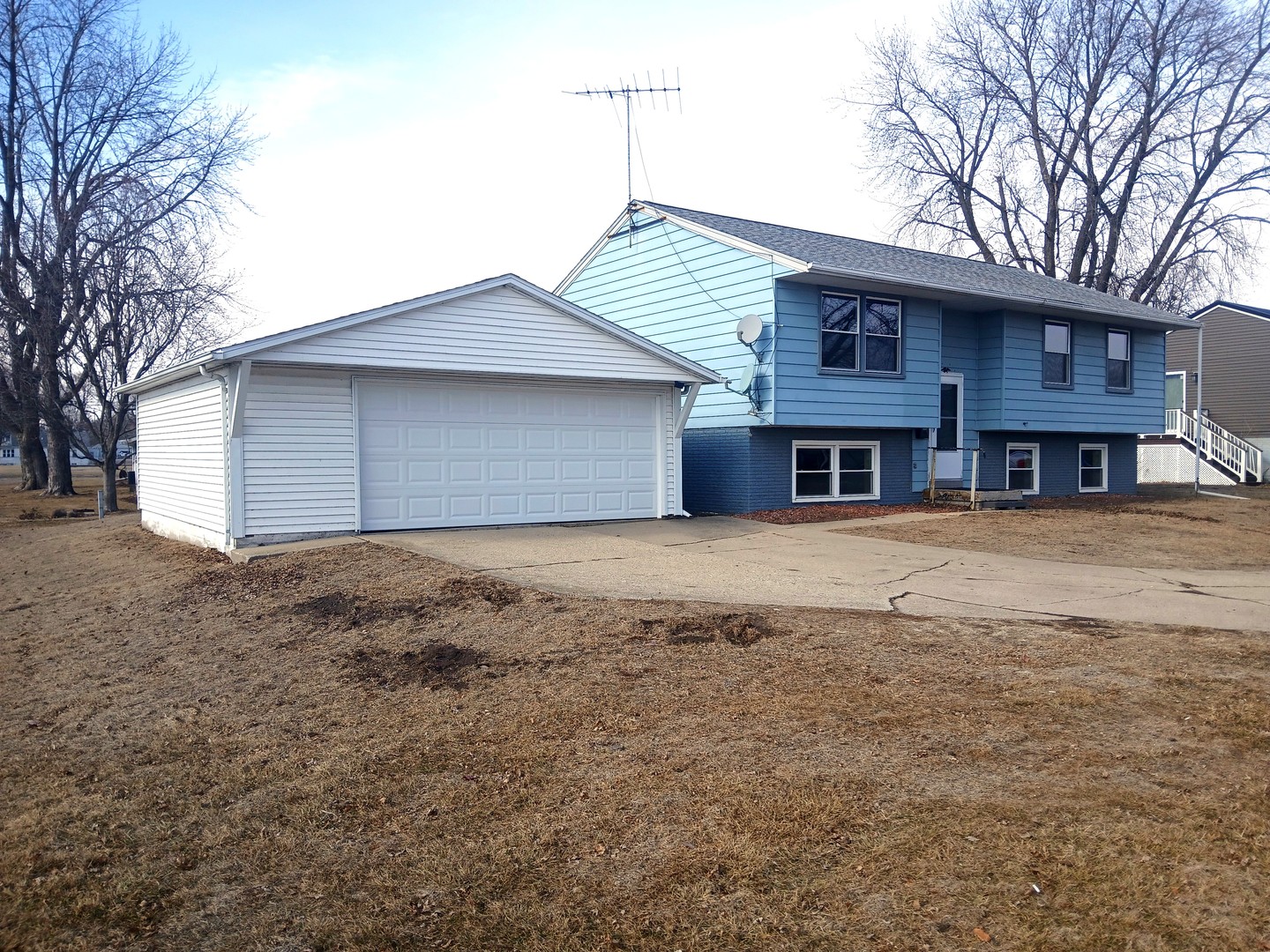 1114 Suncrest Drive