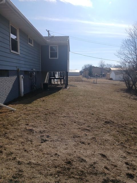 Tiny photo for 1114 Suncrest Drive, Fulton, IL 61252 (MLS # 12565578)