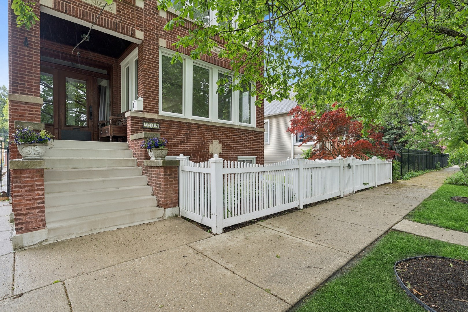 2939 N Troy Street