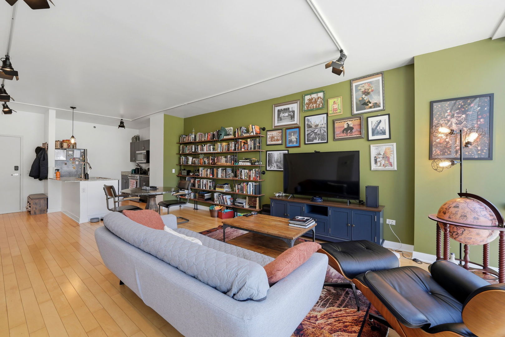 8 E Randolph Street 1506 - Photo 2